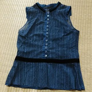 マークジェイコブス(MARC JACOBS)のマークジェイコブス　クリアフラワーボタンが可愛いレーストップス(シャツ/ブラウス(半袖/袖なし))