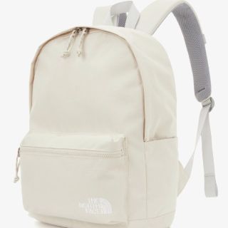 ザノースフェイス(THE NORTH FACE)の美品　ノースフェイス　バックパック　クリーム　A4　男女兼用(リュック/バックパック)