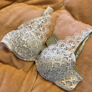 新品タグ付きintimissimiバルコネットブラ•ミントグリーン2B 格安！(ブラ)