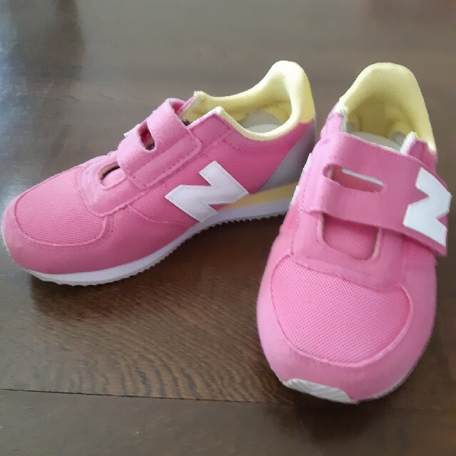 New Balance(ニューバランス)の18センチ new balanseスニーカー キッズ/ベビー/マタニティのキッズ靴/シューズ(15cm~)(スニーカー)の商品写真