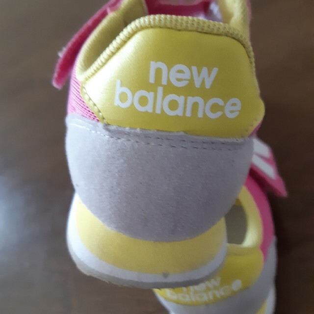 New Balance(ニューバランス)の18センチ new balanseスニーカー キッズ/ベビー/マタニティのキッズ靴/シューズ(15cm~)(スニーカー)の商品写真