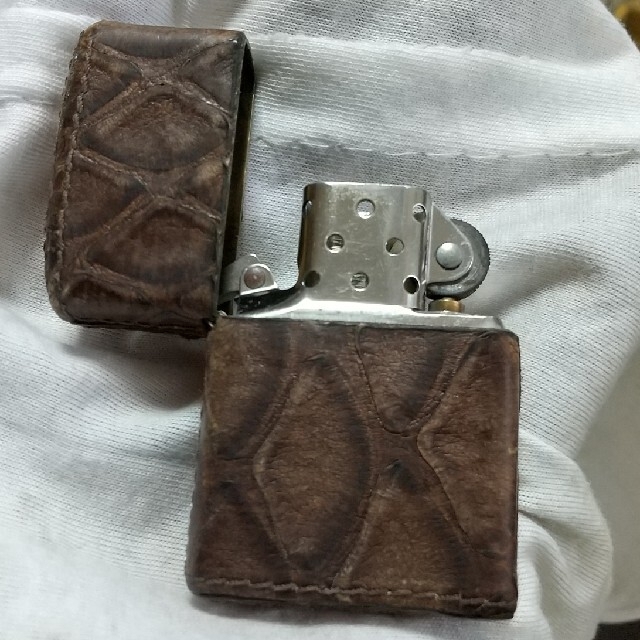 ZIPPO(ジッポー)のZippo 【 エキゾチックレザー 】 メンズのファッション小物(タバコグッズ)の商品写真