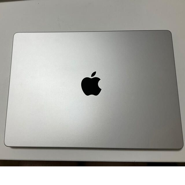 Macbook Pro M1 14インチ2021年モデル 512GB 英字 スマホ/家電/カメラのPC/タブレット(ノートPC)の商品写真