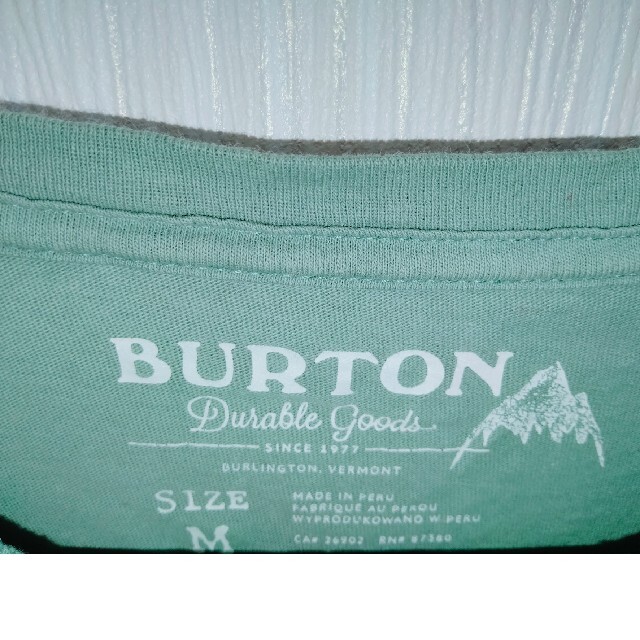 BURTON(バートン)のバートン カーキ グリーン ロゴTシャツ デザインTシャツ 男女兼用 メンズ メンズのトップス(Tシャツ/カットソー(半袖/袖なし))の商品写真