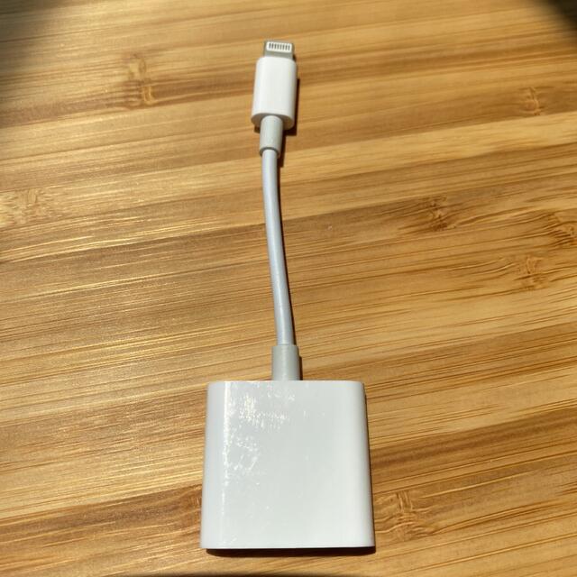 Apple(アップル)のiPhone イヤホン変換アダプタ スマホ/家電/カメラのスマホアクセサリー(ストラップ/イヤホンジャック)の商品写真