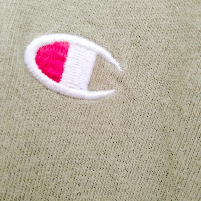 Champion(チャンピオン)のチャンピオン カーキ グリーン ワンポイント ロゴ刺繍 Tシャツ メンズ Ｌ メンズのトップス(Tシャツ/カットソー(半袖/袖なし))の商品写真