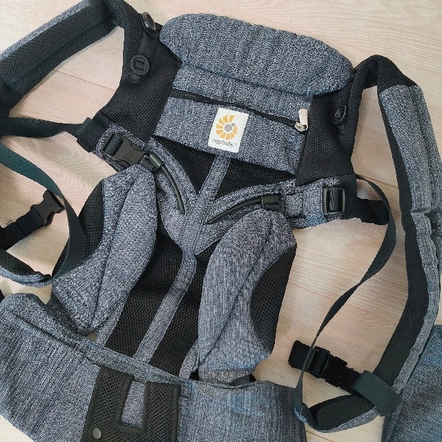 Ergobaby(エルゴベビー)のエルゴベビー 抱っこ紐 クールエア　オムニ360 Omni インディゴウィーブ キッズ/ベビー/マタニティの外出/移動用品(抱っこひも/おんぶひも)の商品写真