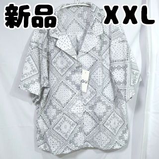 ジーユー(GU)の新品 未使用 GU バンダナプリントオープンカラーシャツ 5分袖 白 XXL(シャツ/ブラウス(半袖/袖なし))