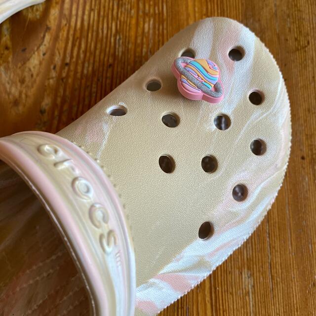 crocs(クロックス)のクロックス　ジビッツ　ピンク　プラネット レディースのアクセサリー(チャーム)の商品写真