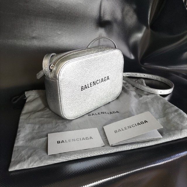 未使用 新品同 BALENCIAGA エヴリデイ ショルダーバッグ ポシェット