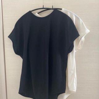 ユニクロ(UNIQLO)のUNIQLO ブラウス 白 黒 2枚セット(シャツ/ブラウス(半袖/袖なし))