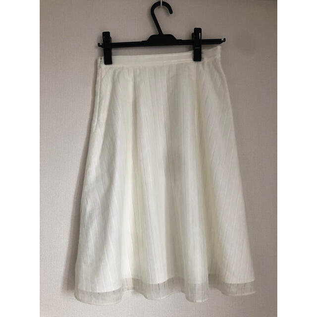 INDIVI(インディヴィ)のインディヴィ　オフホワイトスカート レディースのスカート(ひざ丈スカート)の商品写真