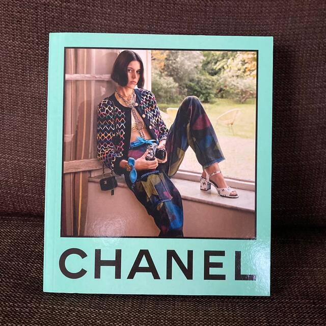 CHANEL(シャネル)のCHANEL カタログ(非売品) エンタメ/ホビーのコレクション(ノベルティグッズ)の商品写真