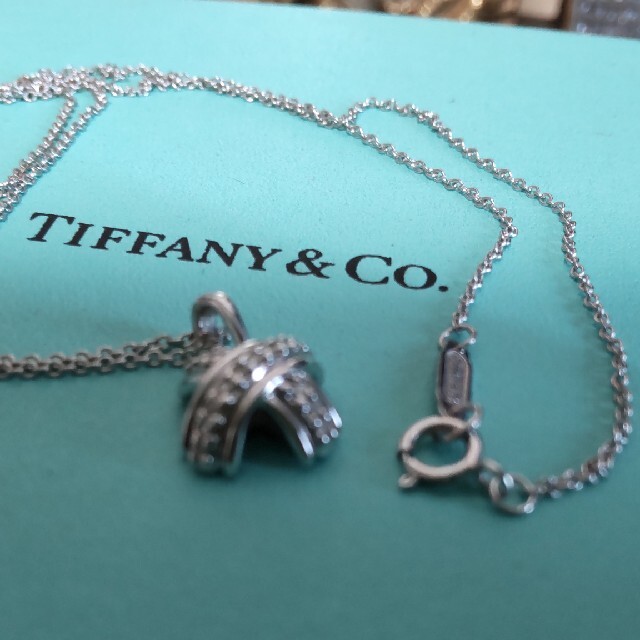 Tiffany & Co.(ティファニー)のティファニー ✨k18WG シグネチャー  ダイヤネックレス   ペンダント レディースのアクセサリー(ネックレス)の商品写真