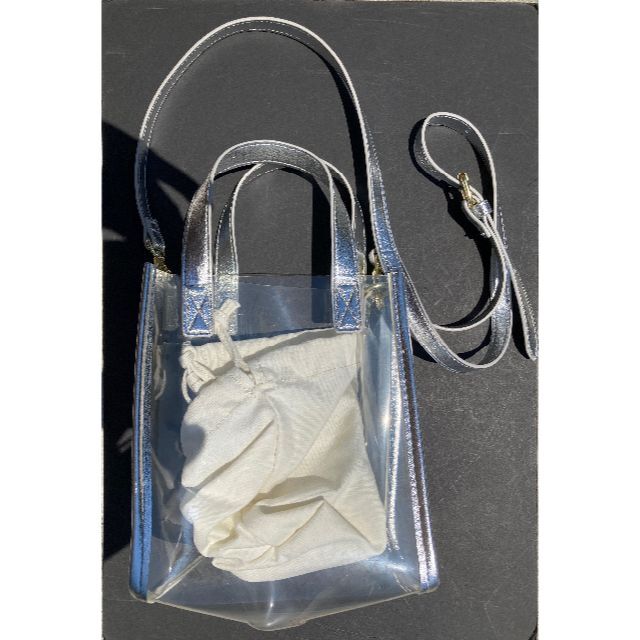 GU(ジーユー)の★価格交渉OK★GU クリアミニバッグ ホワイト(シルバー) レディースのバッグ(ショルダーバッグ)の商品写真