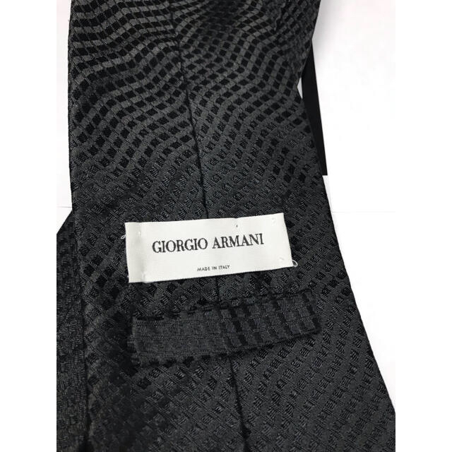 Giorgio Armani(ジョルジオアルマーニ)のRR309 ジョルジオアルマーニ　ネクタイ　シルク　メンズ　ブラック メンズのファッション小物(ネクタイ)の商品写真