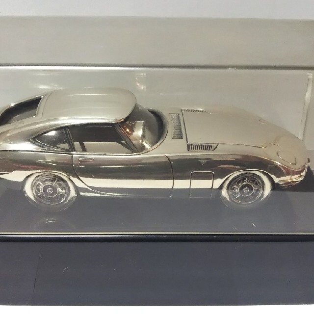 トヨタ(トヨタ)のトヨタ2000GT 金属製 ノベルティ アンティーク エンタメ/ホビーのおもちゃ/ぬいぐるみ(ミニカー)の商品写真