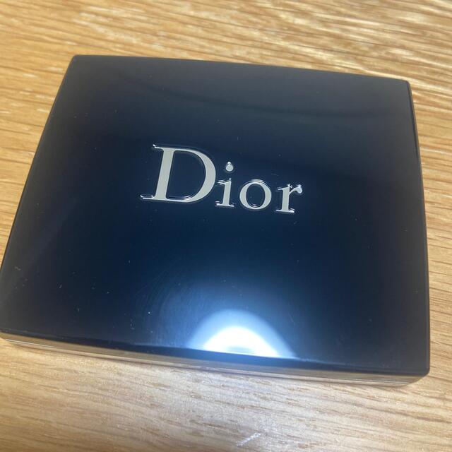 Dior(ディオール)のdior ディオール サンククルール ミッツァ 689 コスメ/美容のベースメイク/化粧品(アイシャドウ)の商品写真