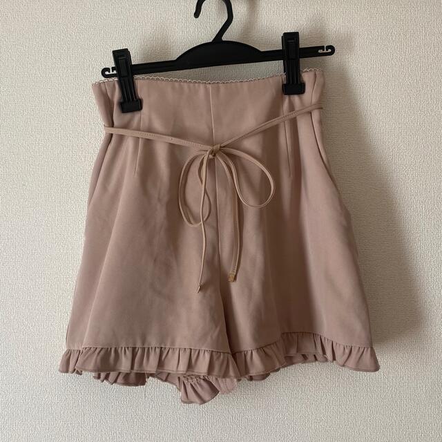 one after another NICE CLAUP(ワンアフターアナザーナイスクラップ)のナイスクラップ フリルショートパンツ キュロット レディースのパンツ(ショートパンツ)の商品写真