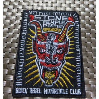 黒縦ストーン・テンプル・パイロッツStoneTemplePilotsワッペン新品(ミュージシャン)