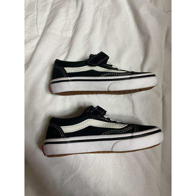 VANS(ヴァンズ)のバンズオールドスクール　ブラックホワイト　キッズ キッズ/ベビー/マタニティのキッズ靴/シューズ(15cm~)(スニーカー)の商品写真