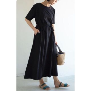 ショコラフィネローブ(chocol raffine robe)の未使用　コットン100% クルーネックワンピース　Aライン　黒　ブラック　夏(ロングワンピース/マキシワンピース)