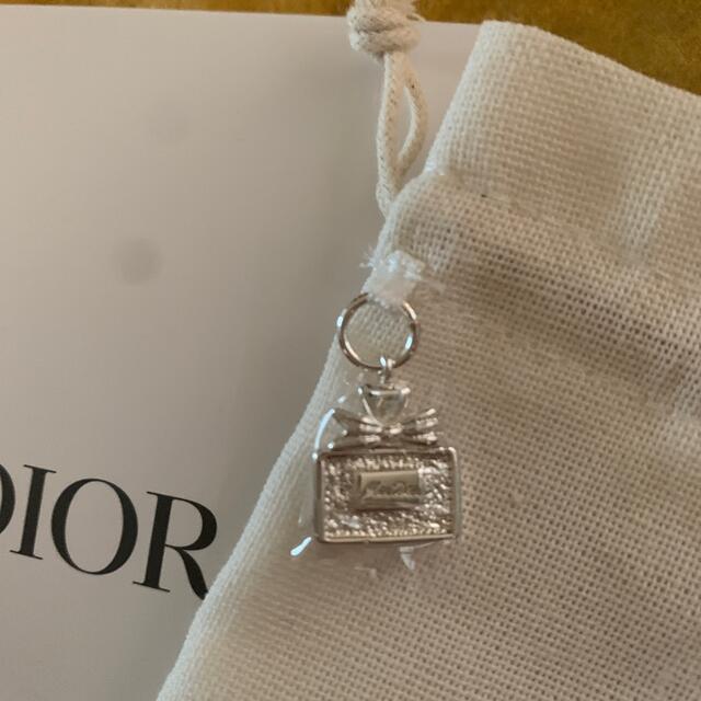 Christian Dior(クリスチャンディオール)のお値下げ★DIOR ノベルティ巾着ポーチ　新品未使用 レディースのファッション小物(ポーチ)の商品写真