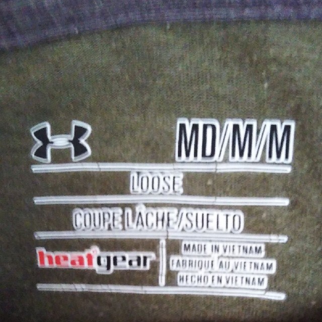 UNDER ARMOUR(アンダーアーマー)のメンズ アンダーアーマーモスグリーンの半袖Tシャツ メンズのトップス(Tシャツ/カットソー(半袖/袖なし))の商品写真