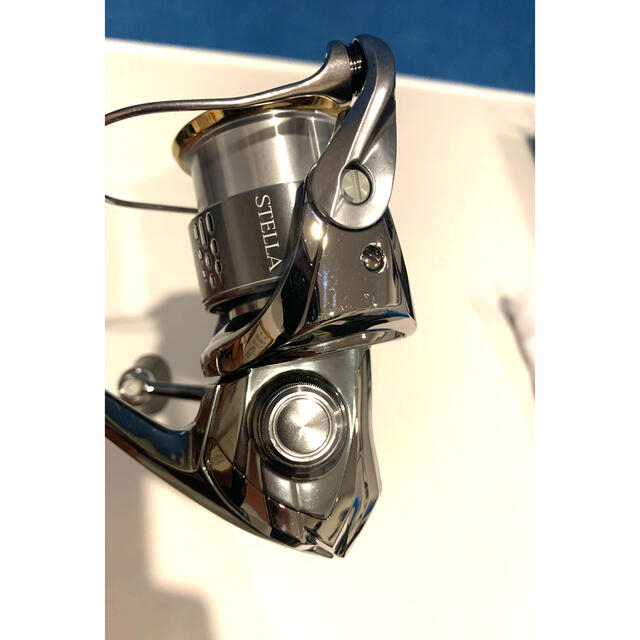 SHIMANO(シマノ)のSHIMANO 18 STELLA  C2000SHG 18ステラ スポーツ/アウトドアのフィッシング(リール)の商品写真