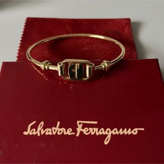 サルヴァトーレフェラガモ(Salvatore Ferragamo)のサルバトーレフェラガモ　ゴールド　ブレスレット(ブレスレット/バングル)