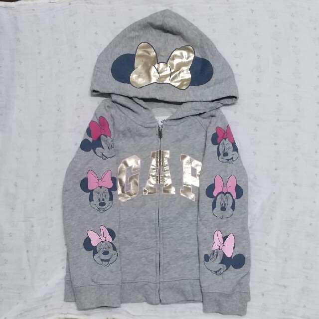 GAP(ギャップ)のGAP   ミニーちゃんパーカー   105cm キッズ/ベビー/マタニティのキッズ服女の子用(90cm~)(ジャケット/上着)の商品写真