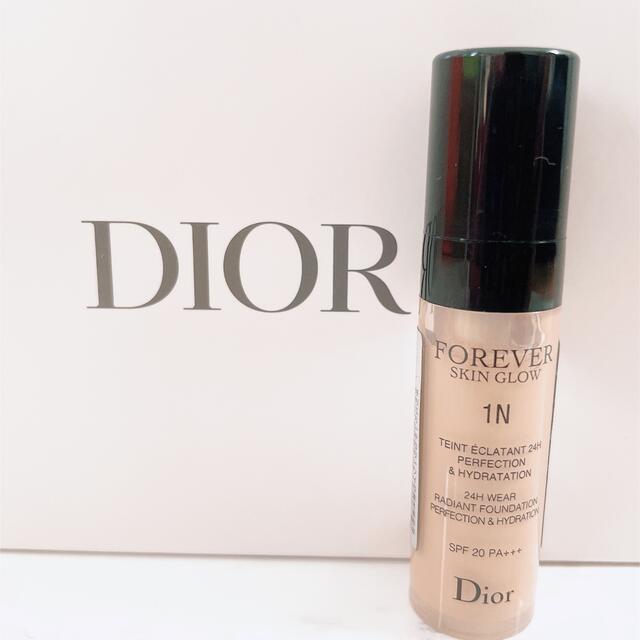 Dior(ディオール)のDior 新 ディオールスキン フォーエヴァー フルイド グロウ 5ml e コスメ/美容のベースメイク/化粧品(ファンデーション)の商品写真
