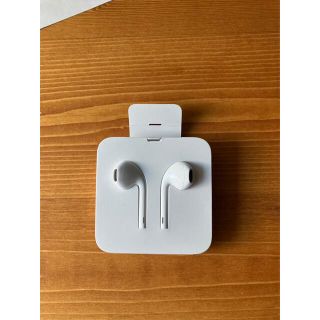 アイフォーン(iPhone)のiPhone 純正　イヤホン　新品！(ヘッドフォン/イヤフォン)