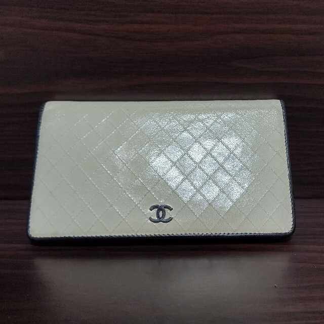 CHANEL(シャネル)のCHANEL　パイピング長財布 レディースのファッション小物(財布)の商品写真