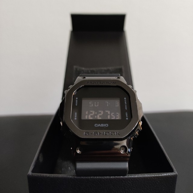 G-SHOCK(ジーショック)の【美品】CASIO G-SHOCK GM-5600B-1JF メンズの時計(腕時計(デジタル))の商品写真