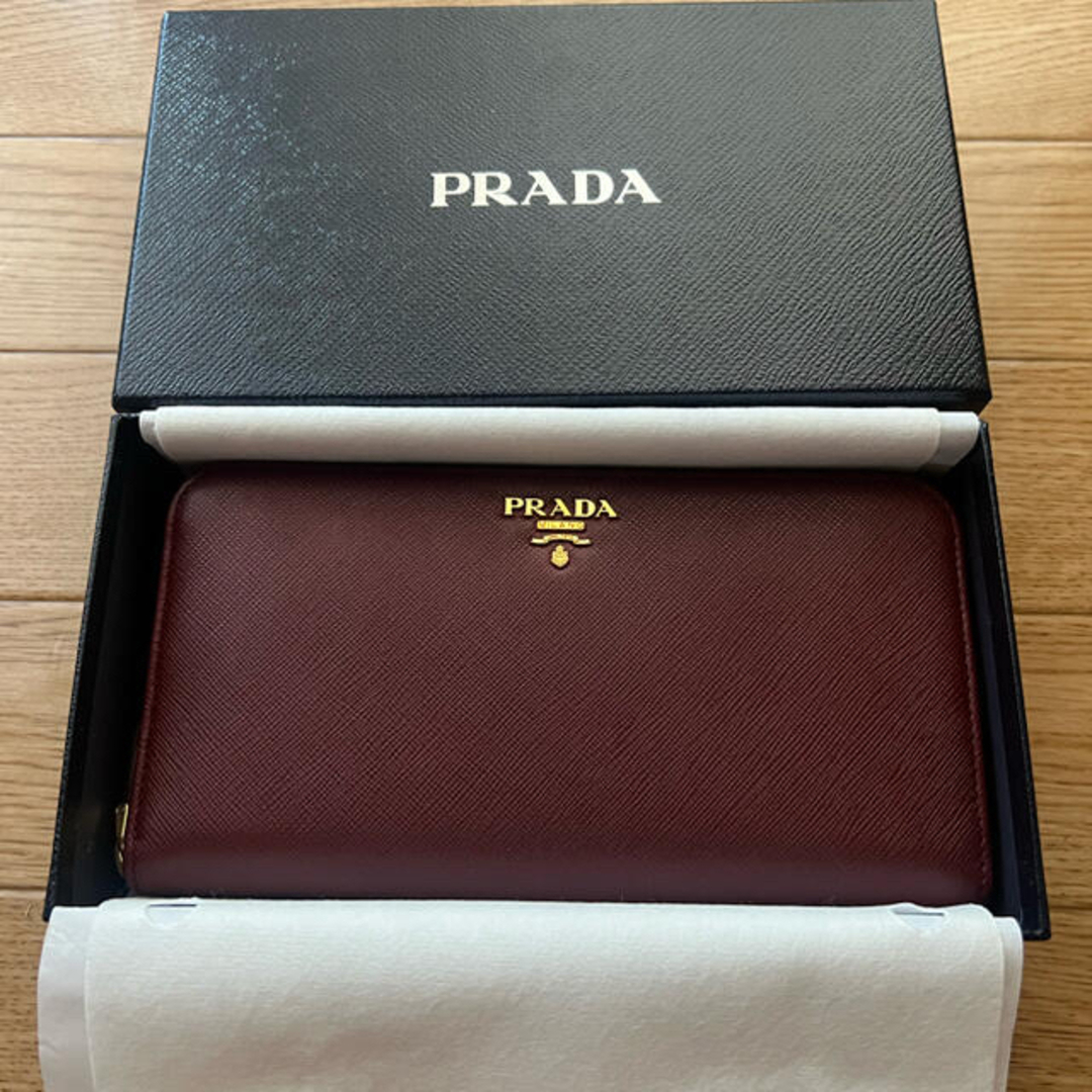 PRADA(プラダ)の【新品未使用】 PRADA長財布★箱付き レディースのファッション小物(財布)の商品写真