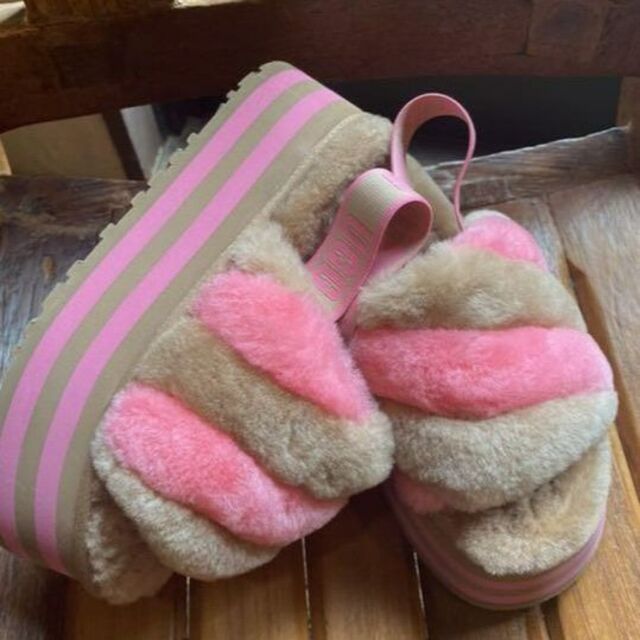 完売しました。。。。。。。。✨美品✨23～23.5✨UGG✨ディスコ ストライプ