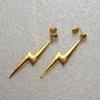 イナズマピアス　スタッドピアス(ピアス)