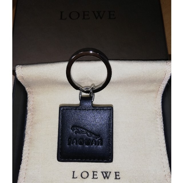 LOEWE(ロエベ)のロエベ　ジャガー　コラボ　新品　キーホルダー　キーリング メンズのファッション小物(キーホルダー)の商品写真