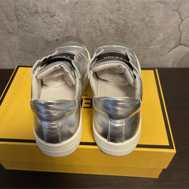 FENDI - 未使用品 FENDI レザー スニーカー イタリア製 シルバー FENDI - 未使用品 FENDI レザー スニーカー イタリア製 シルバー
