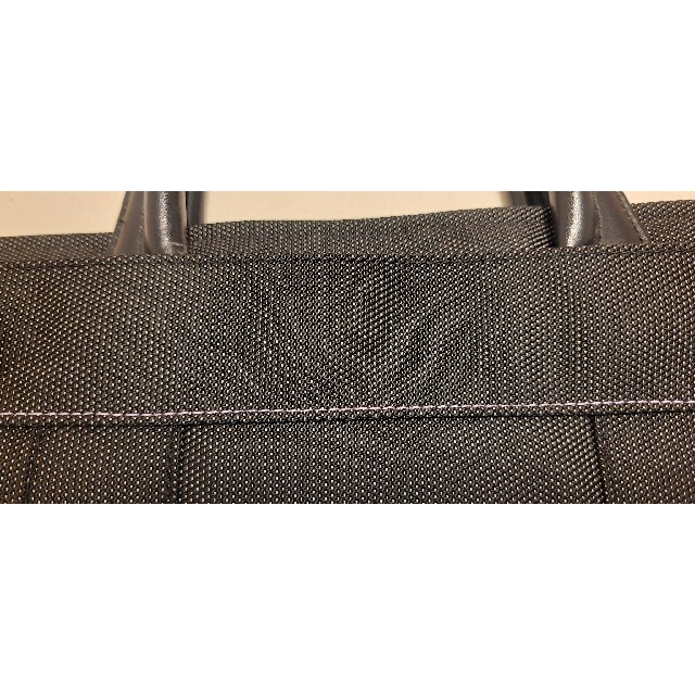 Guy Laroche(ギラロッシュ)のビジネスバッグ ダークグレーブラック ピンク パープルステッチ メンズのバッグ(ビジネスバッグ)の商品写真