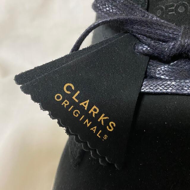 Clarks(クラークス)の新品 本物 正規品 クラークス メンズ デザートブーツ 白黒 ペイント 限定 メンズの靴/シューズ(ブーツ)の商品写真