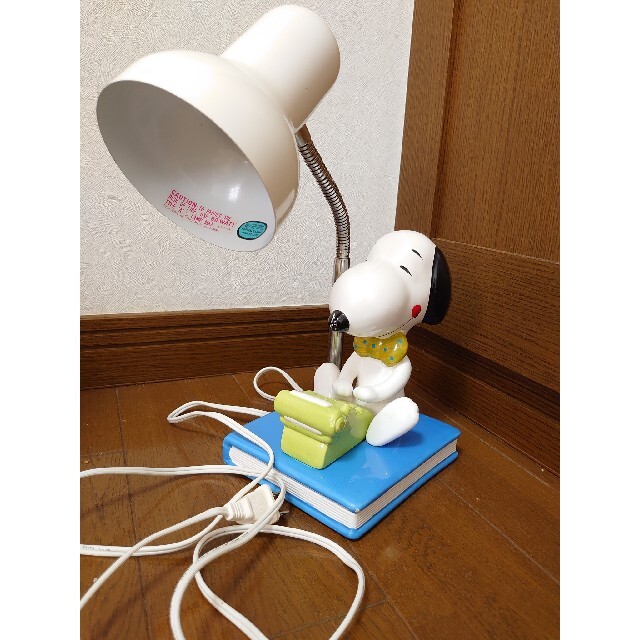 SNOOPY(スヌーピー)のビンテージ デスクライト スヌーピー 陶器製 インテリア/住まい/日用品のライト/照明/LED(テーブルスタンド)の商品写真