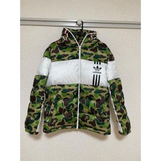 アベイシングエイプ(A BATHING APE)のBAPE × Adidas ダウンジャケット　Lサイズ(ダウンジャケット)