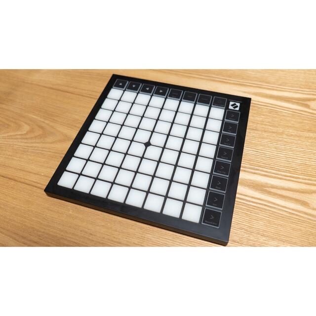 【ほぼ未使用】LAUNCHPAD X NOVATION 楽器のDTM/DAW(MIDIコントローラー)の商品写真