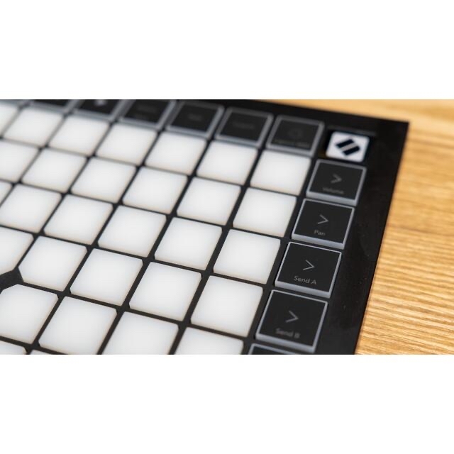 【ほぼ未使用】LAUNCHPAD X NOVATION 楽器のDTM/DAW(MIDIコントローラー)の商品写真