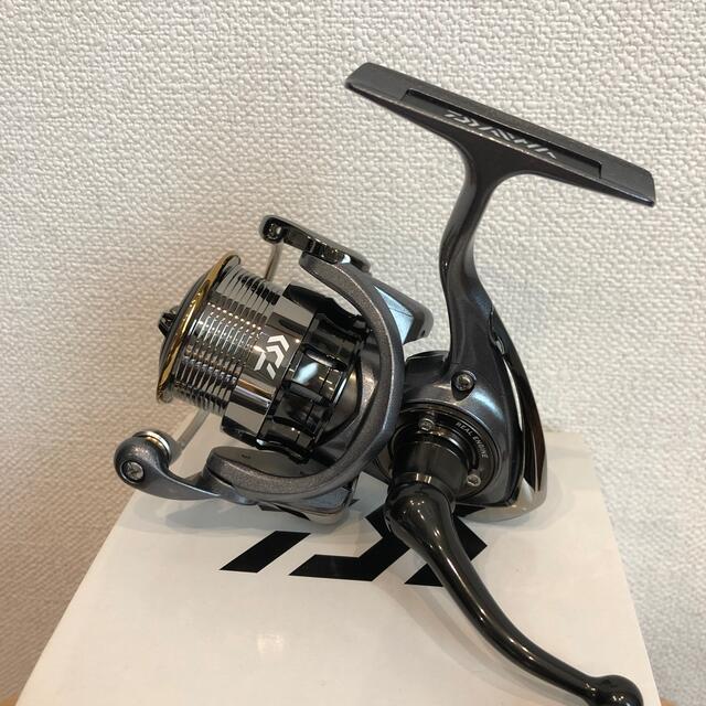 DAIWA(ダイワ)の【超美品】ダイワ　スピニングリール　15ルビアス　2004H スポーツ/アウトドアのフィッシング(リール)の商品写真