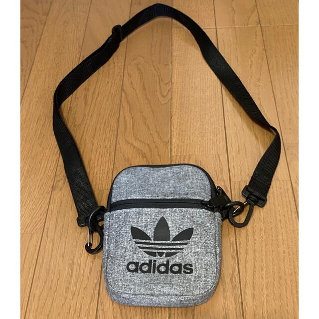 adidas(アディダス)のレディース&メンズショルダーバックおすすめ レディースのバッグ(ショルダーバッグ)の商品写真