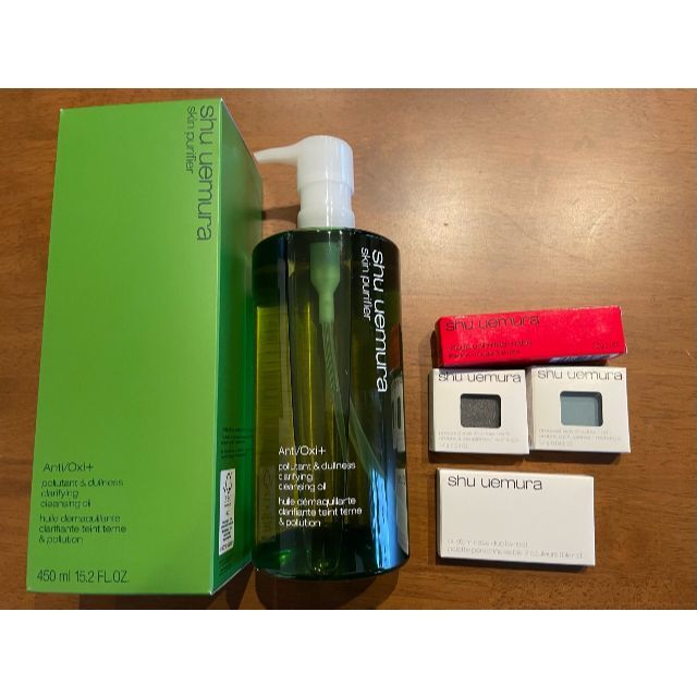 shu uemura(シュウウエムラ)の【新品】Shu Uemura クレンジング＋コスメセット コスメ/美容のスキンケア/基礎化粧品(クレンジング/メイク落とし)の商品写真