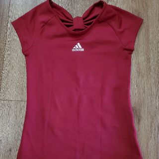 アディダス(adidas)のadidas　Tシャツ(Tシャツ/カットソー)